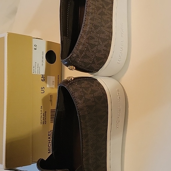 Brand New Authentic MICHAEL MICHAEL KORS Keaton Logo Slip-On Sneaker Size 6 - Picture 8 of 11